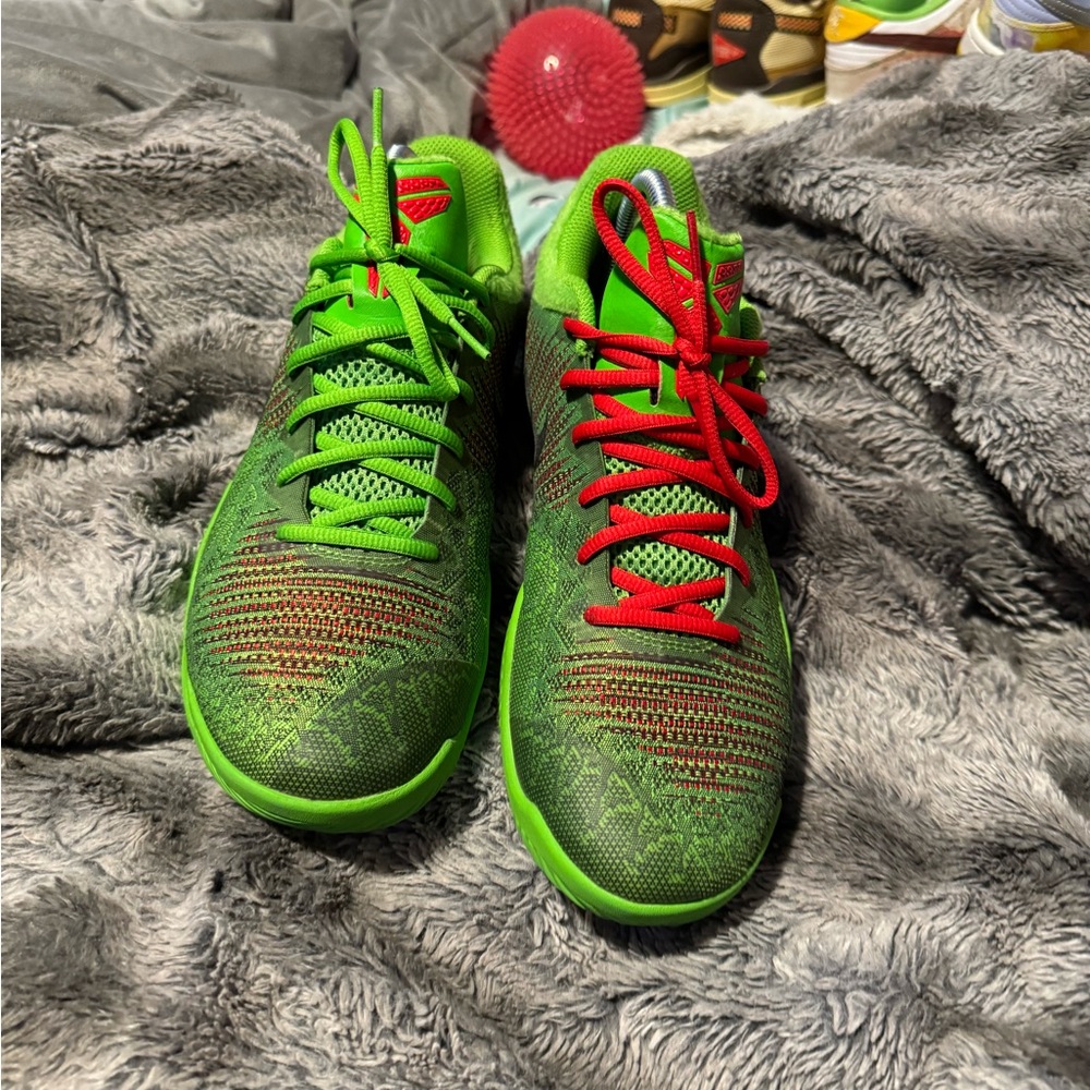 Kobe mamba rage grinch 100% Authentic